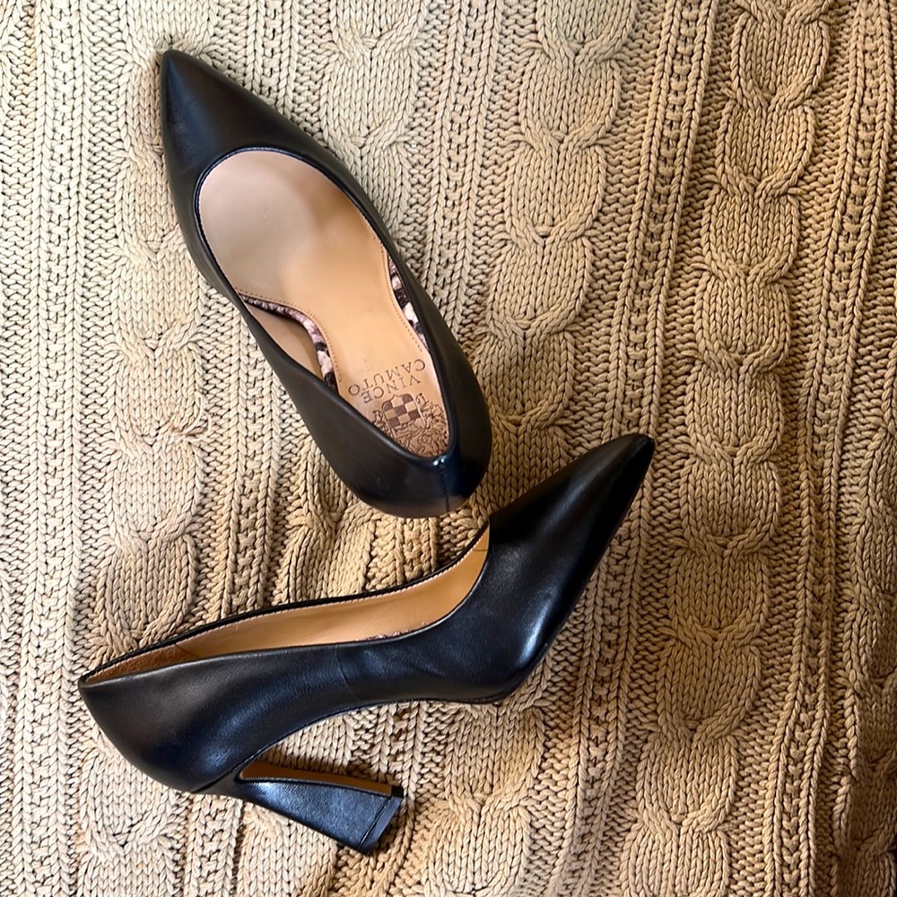 7M Vince Camuto triangle heeled black pumps.
